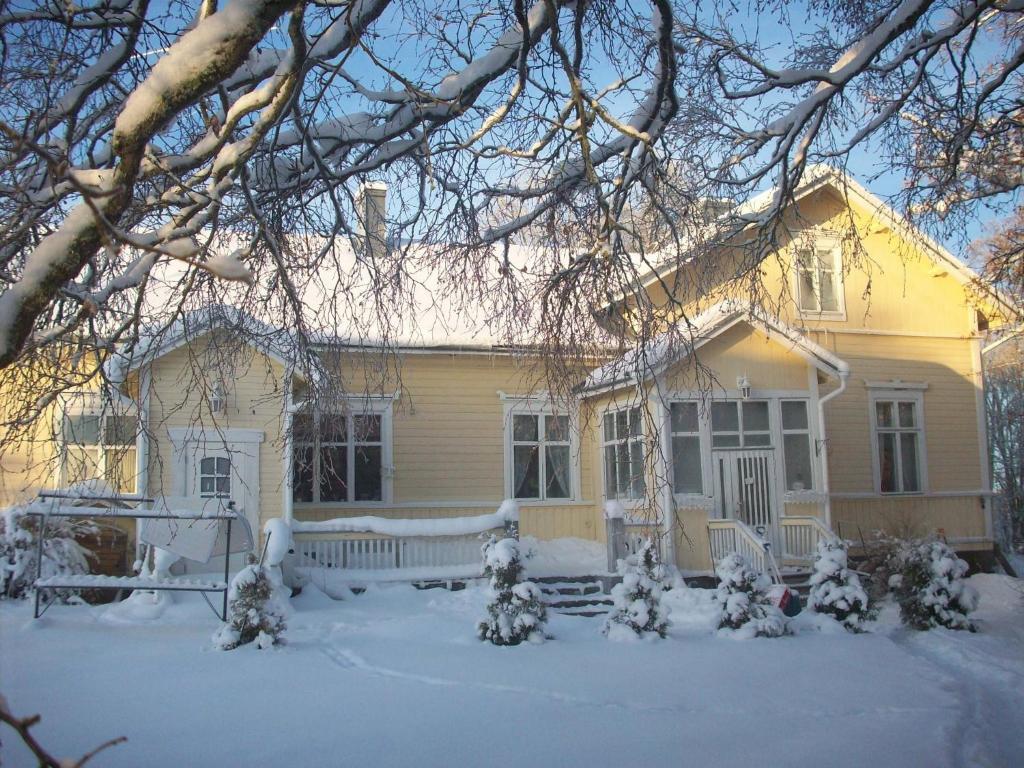 Brinkin Wanha Pappila Hotel Kokkola  Exterior foto
